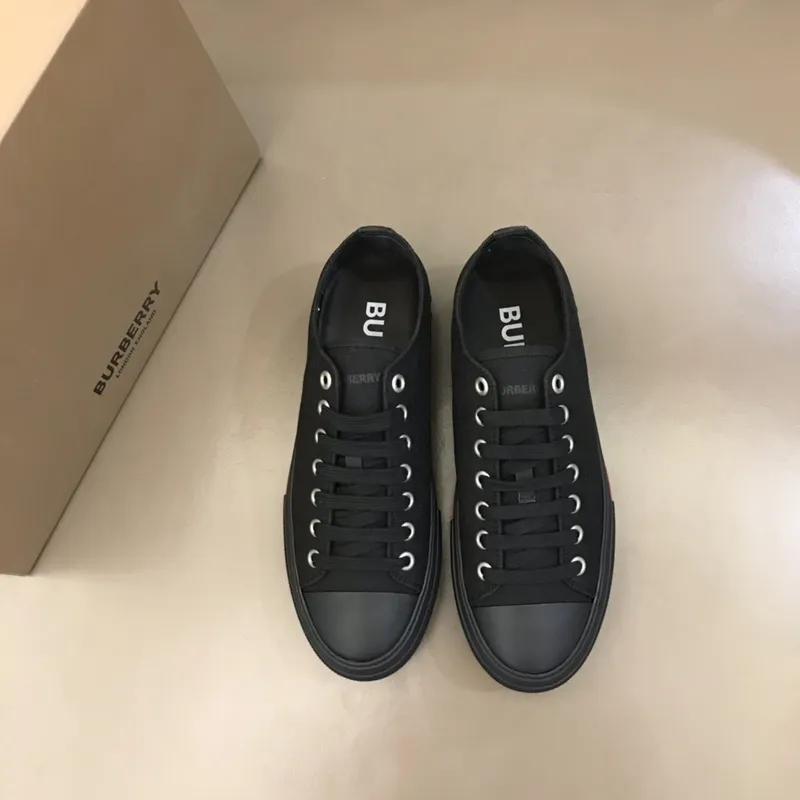 Burberry Shoes for Mens and women Sneakers #A40235