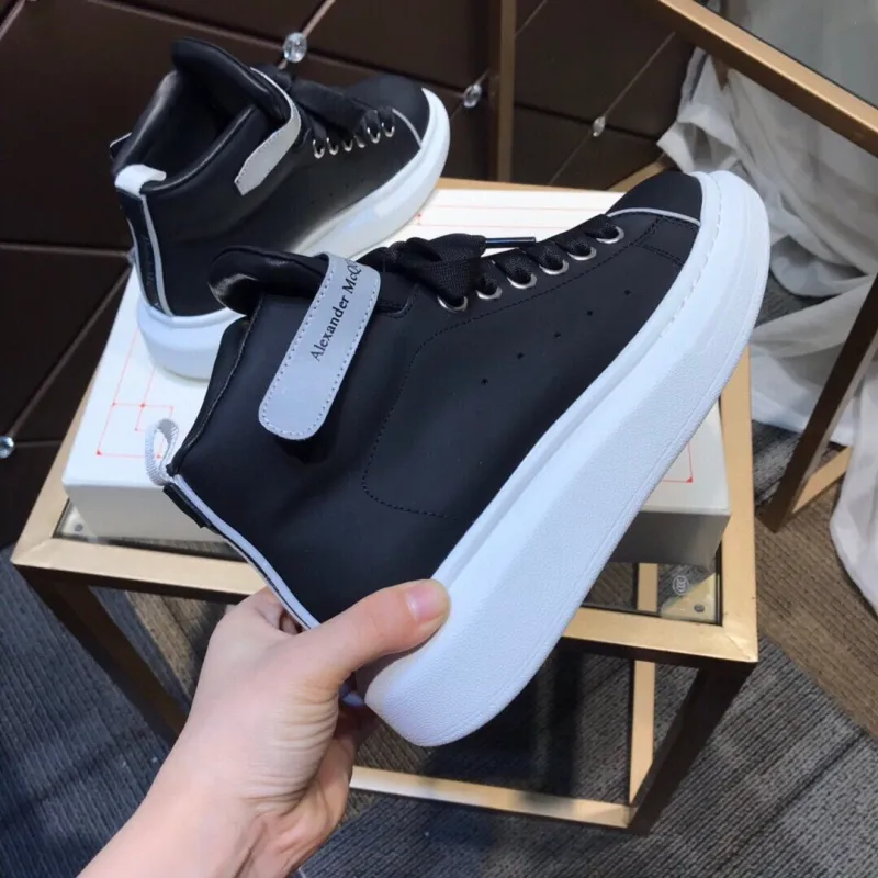 Alexander McQueen Shoes for Unisex McQueen Sneakers #999915889
