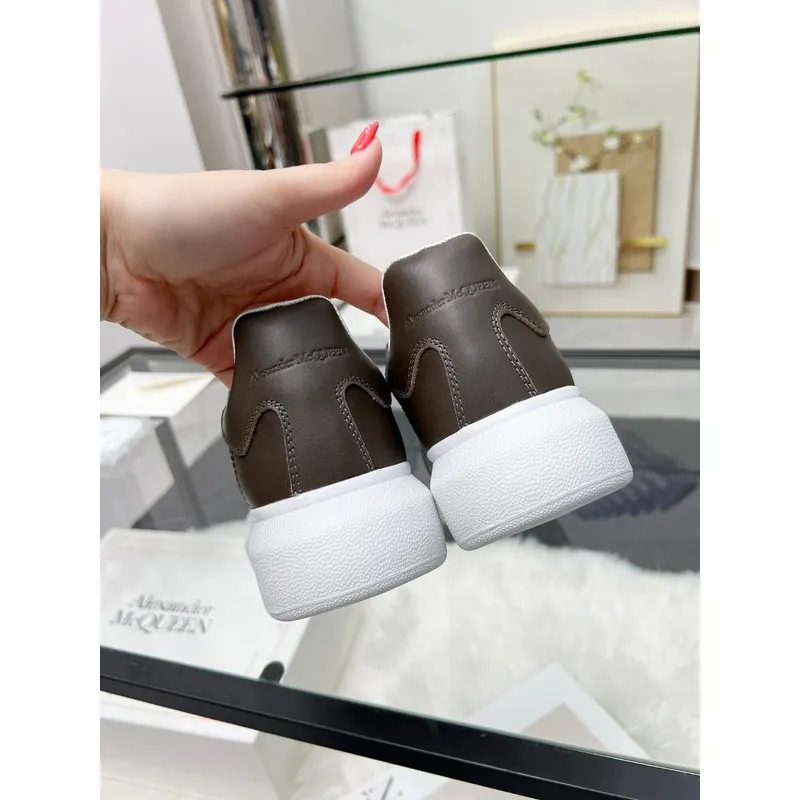 Alexander McQueen Shoes for Unisex McQueen Sneakers #A42584