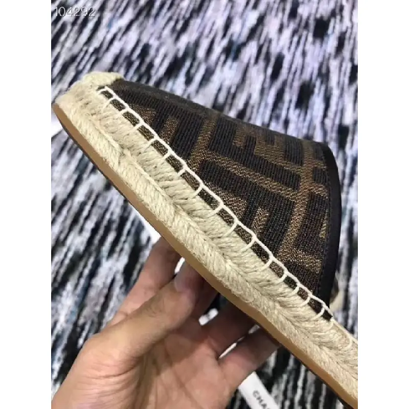 Fendi shoes for Womens Fendi Sneakers #99903506
