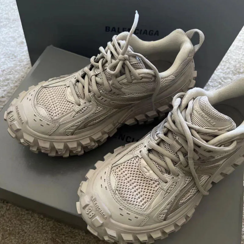 Balenciaga shoes for Balenciaga Unisex Shoes #999925691