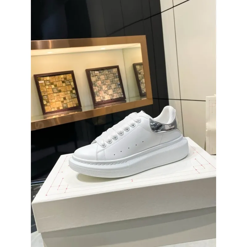 Alexander McQueen Shoes for Unisex McQueen Sneakers #A55845
