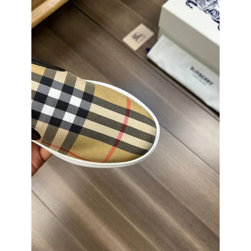 Burberry Shoes for Mens Sneakers #A44141