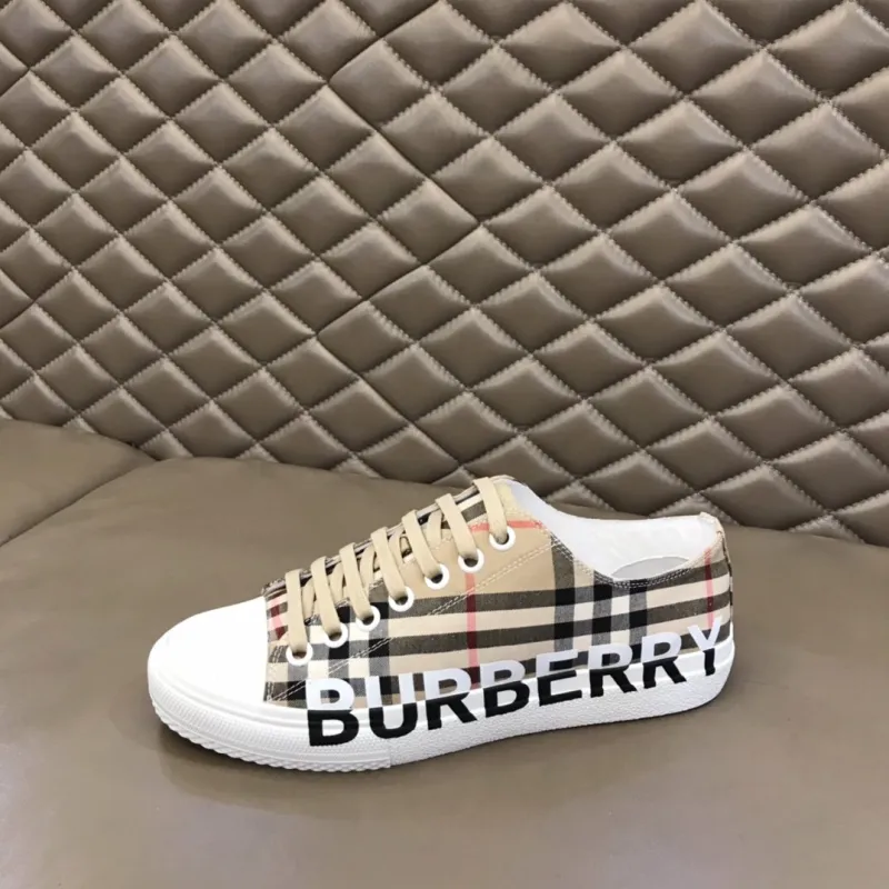 Burberry Shoes for Mens and Women Sneakers #99906930