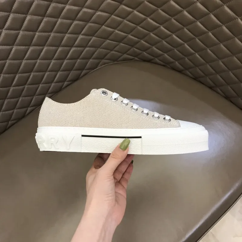 Burberry Shoes for Mens and women Sneakers #A40237