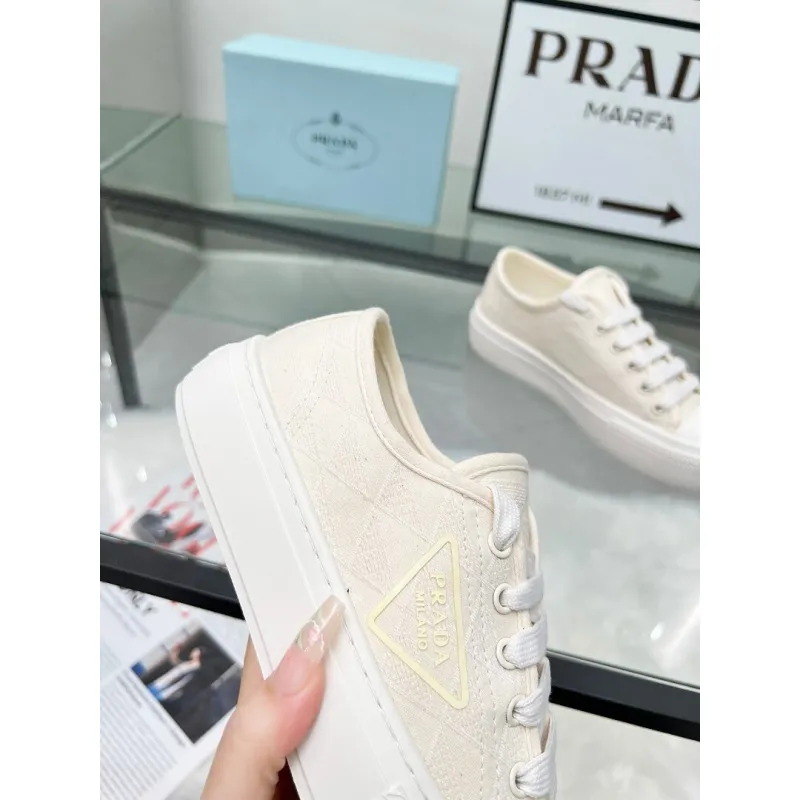 Prada Shoes for Womens Prada Sneakers #A64158