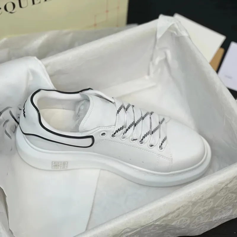 Alexander McQueen Shoes for Unisex McQueen Sneakers Small white shoes womens 2022 new couple all-match thick-bottomed sponge cake to increase sports and leisure leather board shoes #999924913 Alexander McQueen Shoes for Unisex McQueen Sneakers Small white shoes womens 2022 new couple all-match thick-bottomed sponge cake to increase sports and leisure leather board shoes #999924913