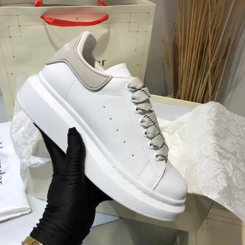 Alexander McQueen Shoes for Unisex McQueen Sneakers Small white shoes womens 2022 new couple all-match thick-bottomed sponge cake to increase sports and leisure leather board shoes #999924913 Alexander McQueen Shoes for Unisex McQueen Sneakers Small white shoes womens 2022 new couple all-match thick-bottomed sponge cake to increase sports and leisure leather board shoes #999924913
