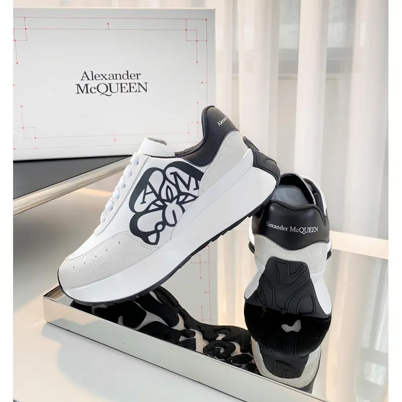 Alexander McQueen Shoes for Unisex McQueen Sneakers #A27301