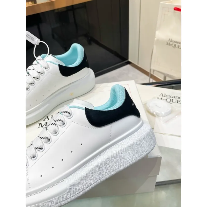 Alexander McQueen Shoes for Unisex McQueen Sneakers #A55844