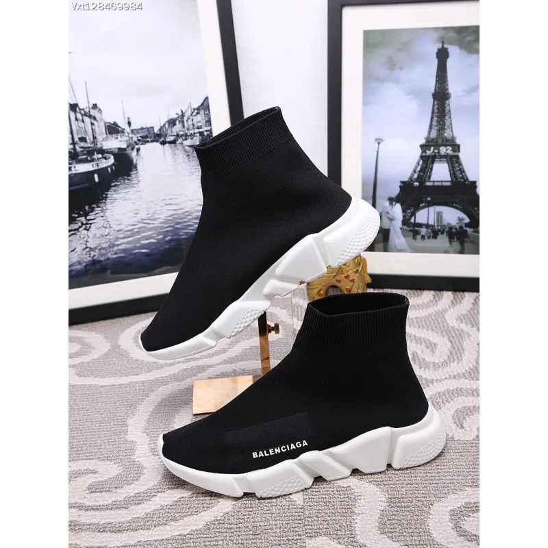 Balenciaga Speed 2.0 Sneaker Iconic Black Sock-Style Shoe with Lightweight Knit and Dynamic White Sole Timeless Essential for MEN #799925 Balenciaga Speed 2.0 Sneaker Iconic Black Sock-Style Shoe with Lightweight Knit and Dynamic White Sole Timeless Essential for MEN #799925
