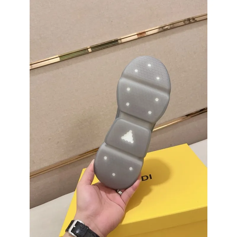 Fendi shoes for Mens Fendi Sneakers #A38574