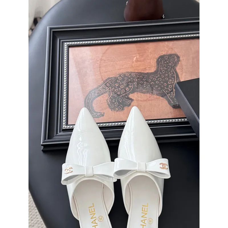 Chanel shoes for Womens Chanel Pumps Mule Chanel Couro Branca Black/White #A54183