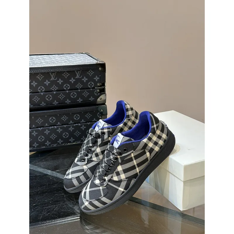 Burberry Shoes for Mens Sneakers #A52116