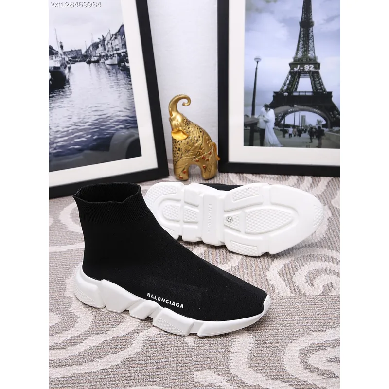 Balenciaga Speed 2.0 Sneaker Iconic Black Sock-Style Shoe with Lightweight Knit and Dynamic White Sole Timeless Essential for MEN #799925 Balenciaga Speed 2.0 Sneaker Iconic Black Sock-Style Shoe with Lightweight Knit and Dynamic White Sole Timeless Essential for MEN #799925