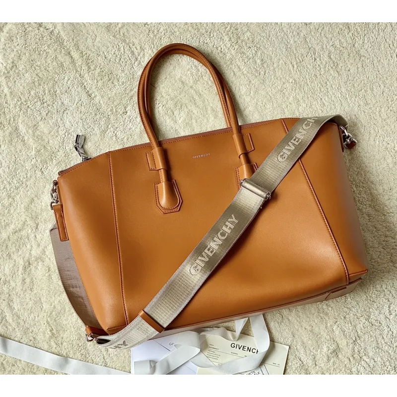 Givenchy Handbags Antigona sport #A49610