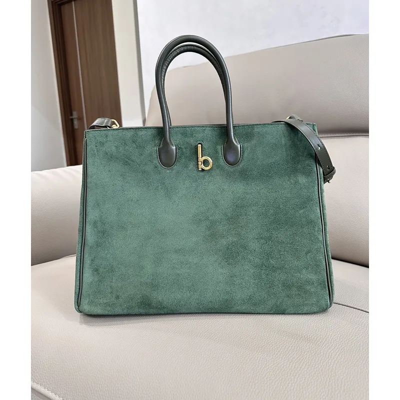 Burberry Handbags in Diverse Textures and Colors for Sophisticated Style size:30×13×24cm #A53907 Burberry Handbags in Diverse Textures and Colors for Sophisticated Style size:30×13×24cm #A53907