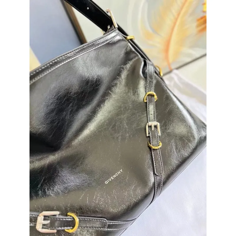 Givenchy Black Leather Shoulder Bag With Signature Hardware #A52355