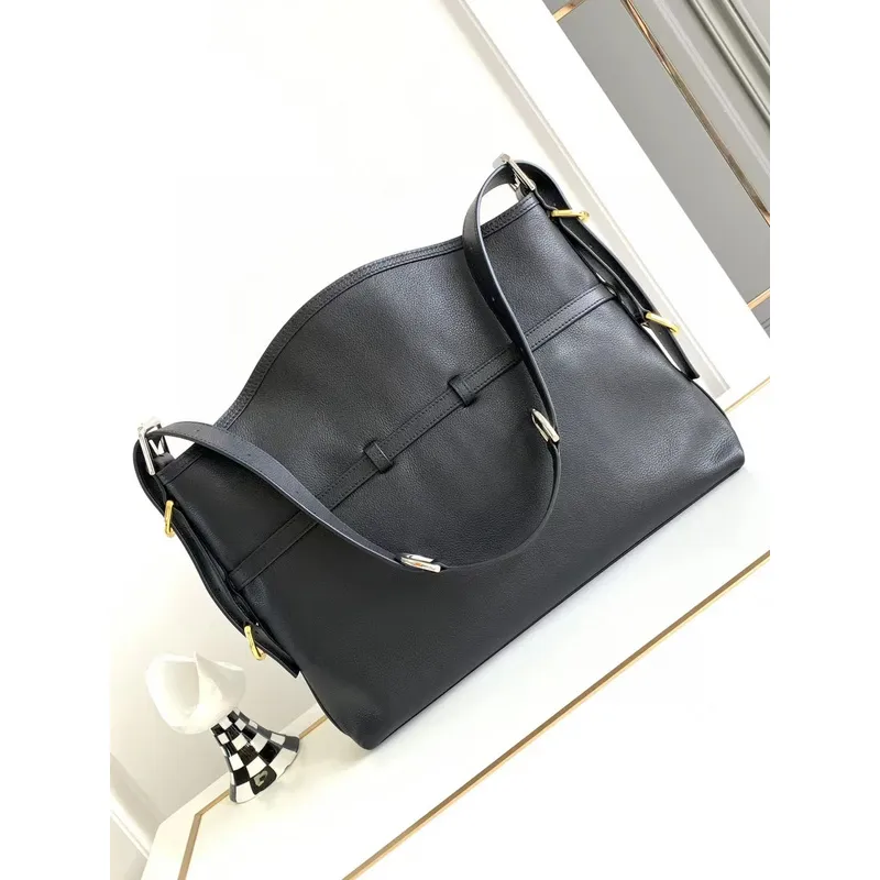 Givenchy Black Leather Shoulder Bags With Distinctive Metal Accents For Fashionistas #A52343
