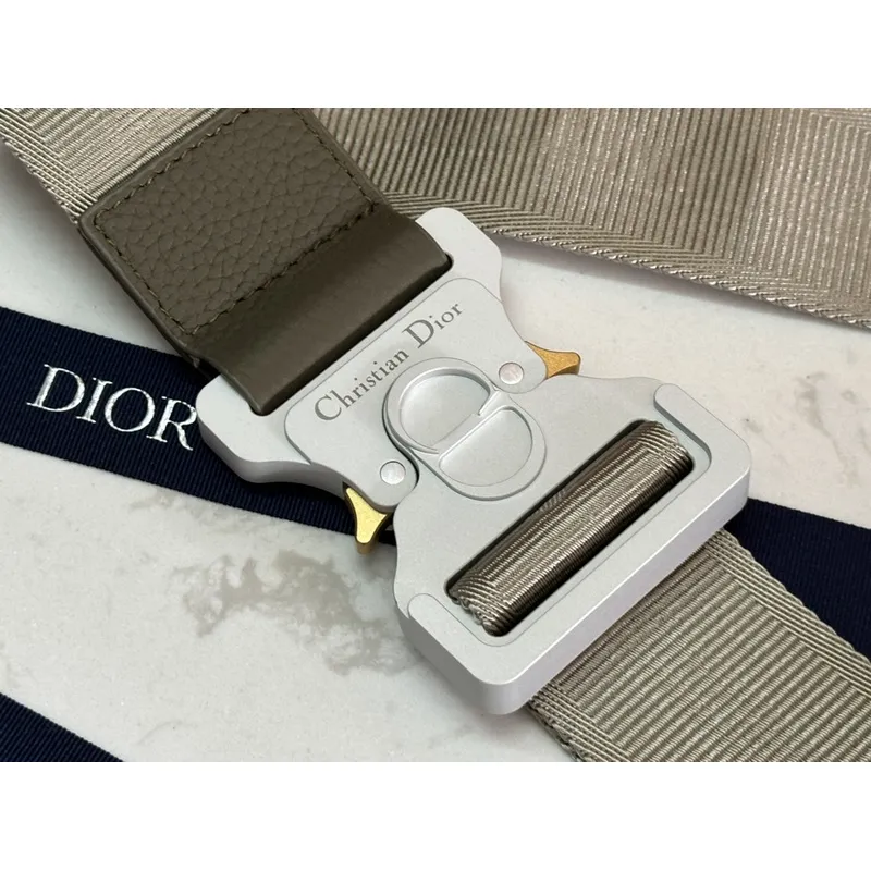 D-ior Saddle Belt Bag in Olive Green Leather With Signature Strap Design size:27×20×5cm #A54111 D-ior Saddle Belt Bag in Olive Green Leather With Signature Strap Design size:27×20×5cm #A54111