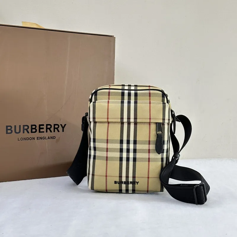 Burberry Vintage Check Crossbody Bag With Adjustable Strap For Classic Style size:16×4×20cm #A54099