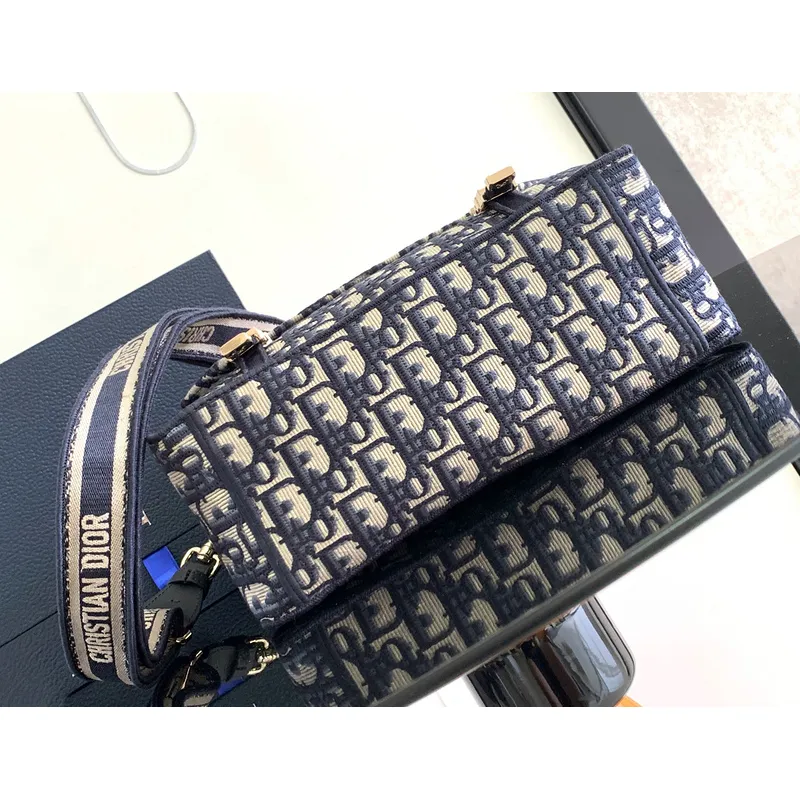 Chic Christian D-ior Crossbody Bag With Signature Oblique Pattern And Branded Strap #A50085