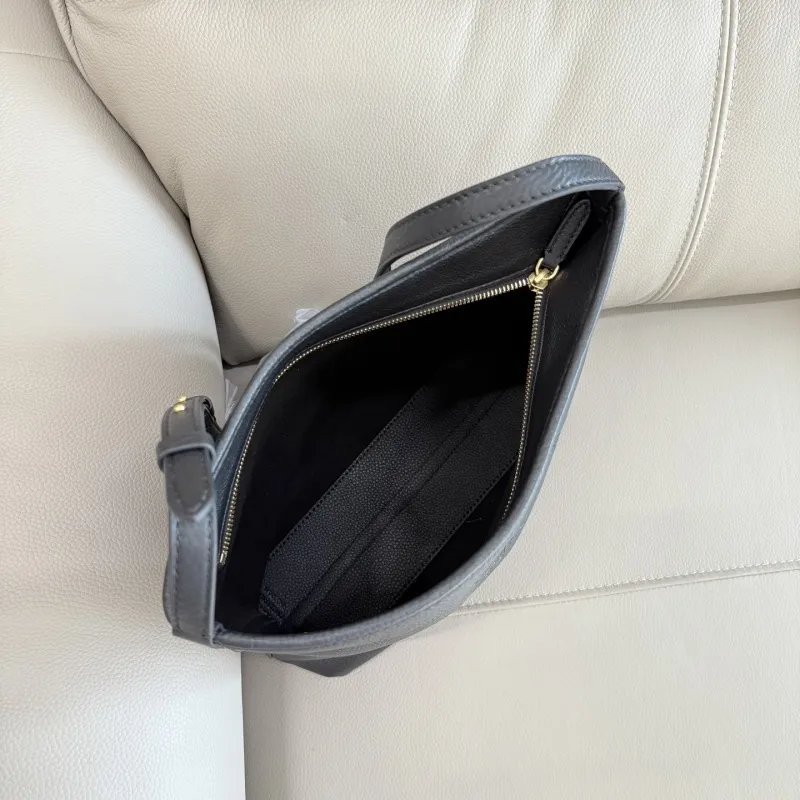 Burberry Black Leather Crossbody Bag 2611 #A55697