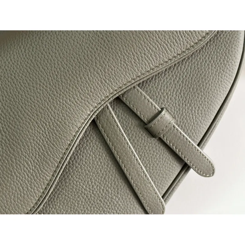 D-ior Saddle Belt Bag in Olive Green Leather With Signature Strap Design size:27×20×5cm #A54111 D-ior Saddle Belt Bag in Olive Green Leather With Signature Strap Design size:27×20×5cm #A54111