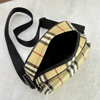 Burberry Vintage Check Crossbody Bag With Adjustable Strap For Classic Style size:16×4×20cm #A54099