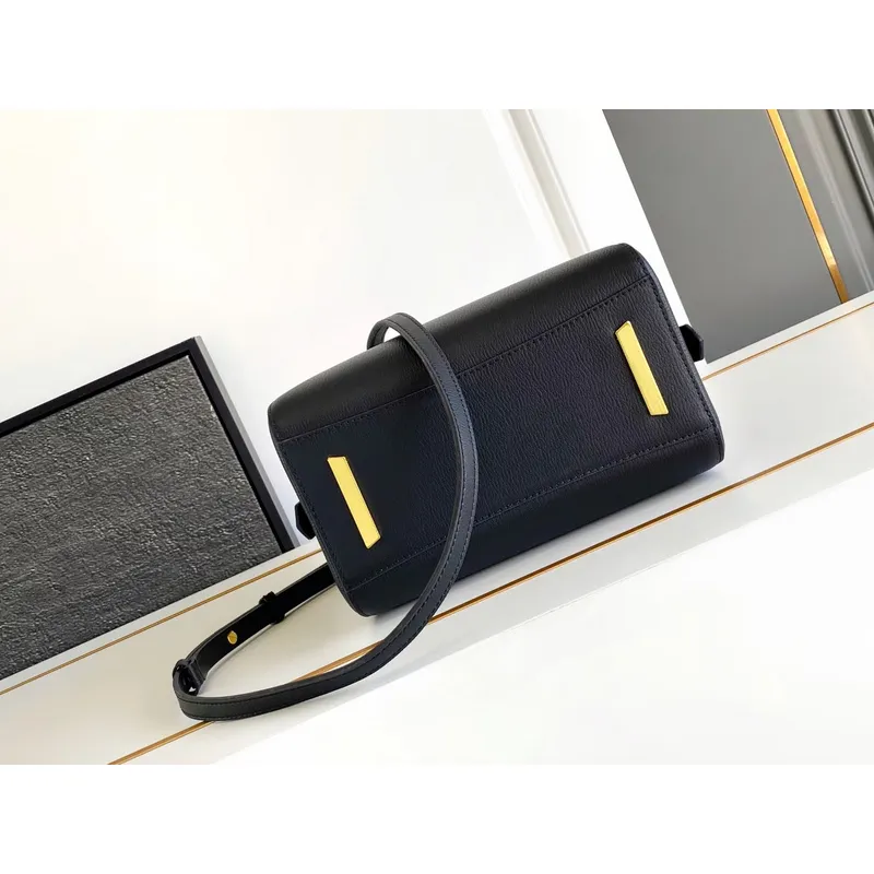 Elegant Givenchy Handbag Collection Showcasing Timeless Designs and Premium Craftsmanship #A52342