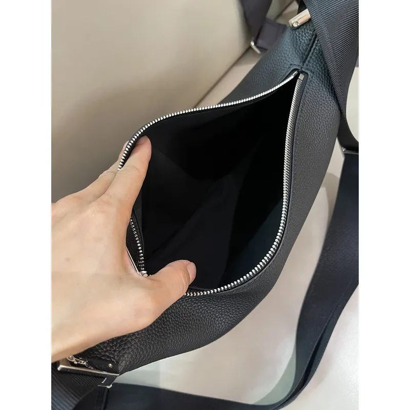 Stylish Black Fendi Sling Bag With Signature Strap And Luxe Design For Fashion Lovers size:33×18×10 #A54308 Stylish Black Fendi Sling Bag With Signature Strap And Luxe Design For Fashion Lovers size:33×18×10 #A54308