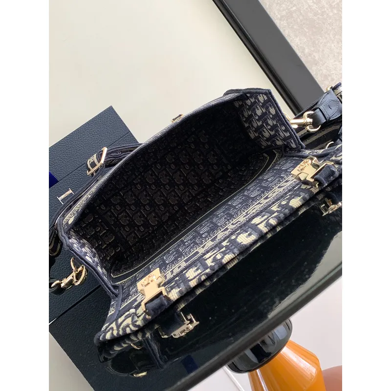 Chic Christian D-ior Crossbody Bag With Signature Oblique Pattern And Branded Strap #A50085