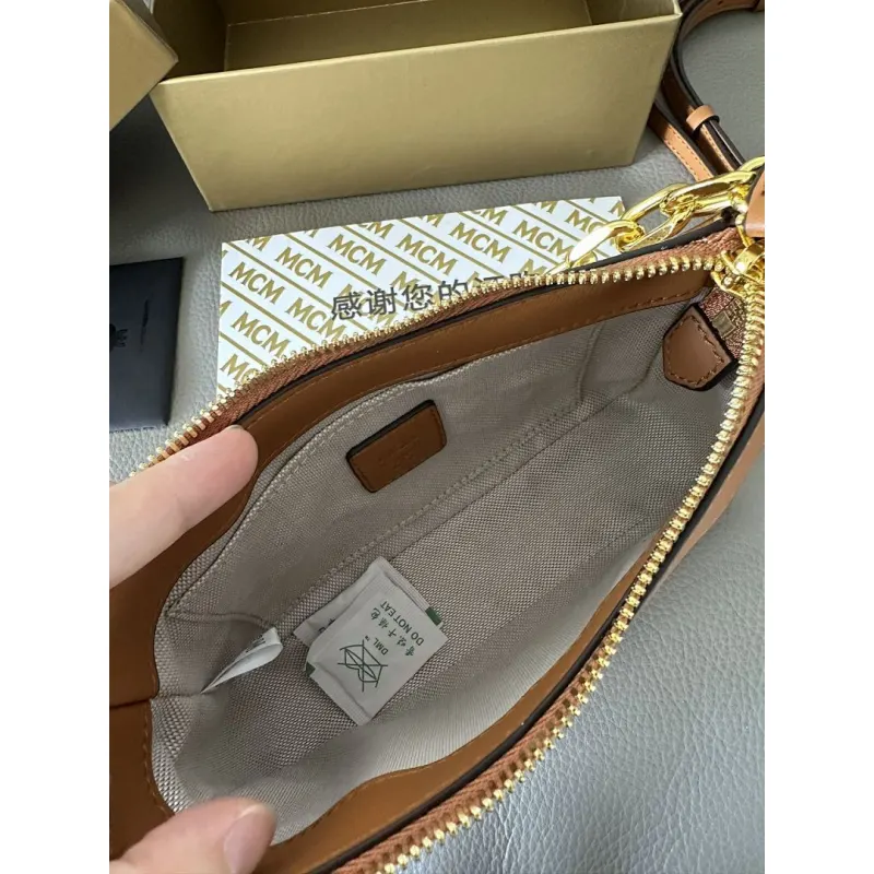 MCM Mini Crossbody Bag, Grid Pattern, Chain Strap, Style 65026 12.5 x 21.0 x 5.0cm #A61794