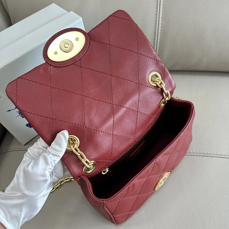 Burberry Quilted Leather Crossbody Bags With Gold - Tone Hardware size:20×7×16cm #A53756