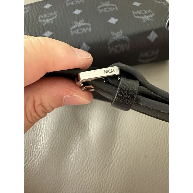 MCM Mini Crossbody Bag, Grid Pattern, Chain Strap, Style 65026 12.5 x 21.0 x 5.0cm #A61795