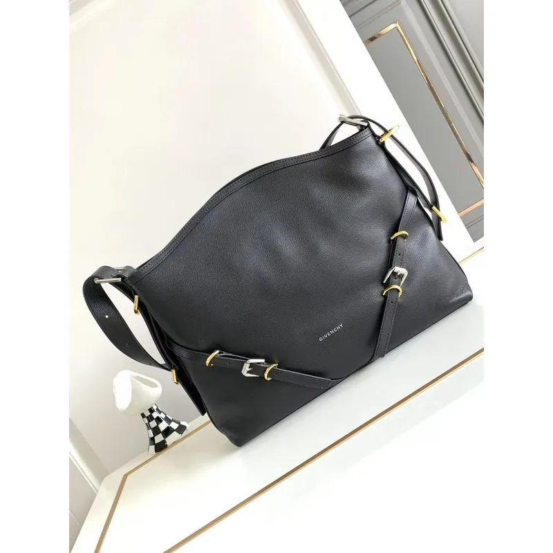 Givenchy Black Leather Shoulder Bags With Distinctive Metal Accents For Fashionistas #A52343