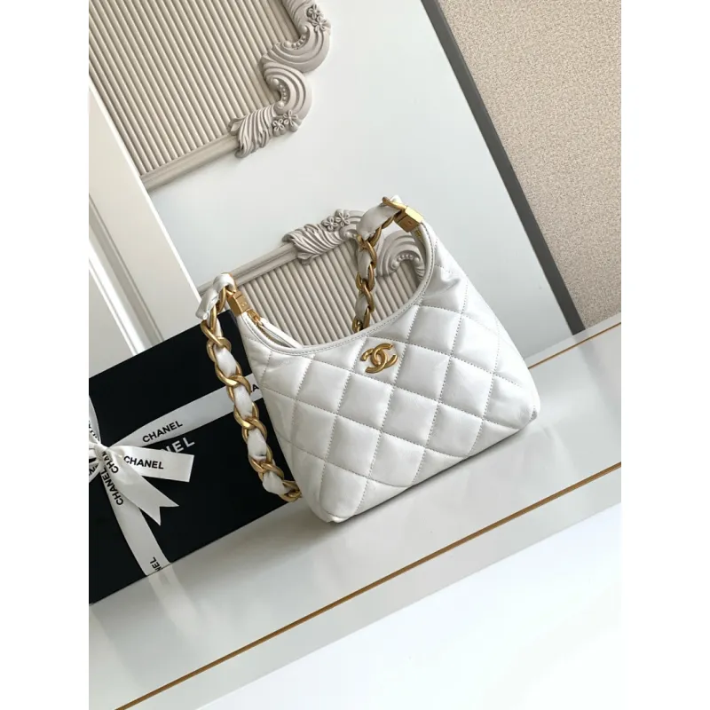 Chanel 4922 Quilted Mini Hobo Bag in Crinkled Lambskin Size 22.5x19.5x8.5CM #A62916
