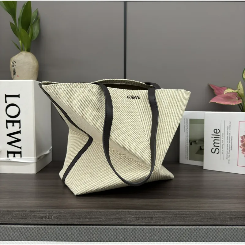 Loewe Bag Puzzle Fold Size:25.5*14.5*31.5cm #A48365 Loewe Bag Puzzle Fold Size:25.5*14.5*31.5cm #A48365