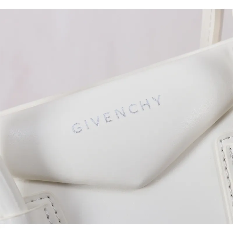 Givenchy Antigona Handbags In Sophisticated Shades For Timeless Luxury Looks #A52341