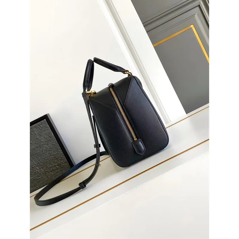 Elegant Givenchy Handbag Collection Showcasing Timeless Designs and Premium Craftsmanship #A52342