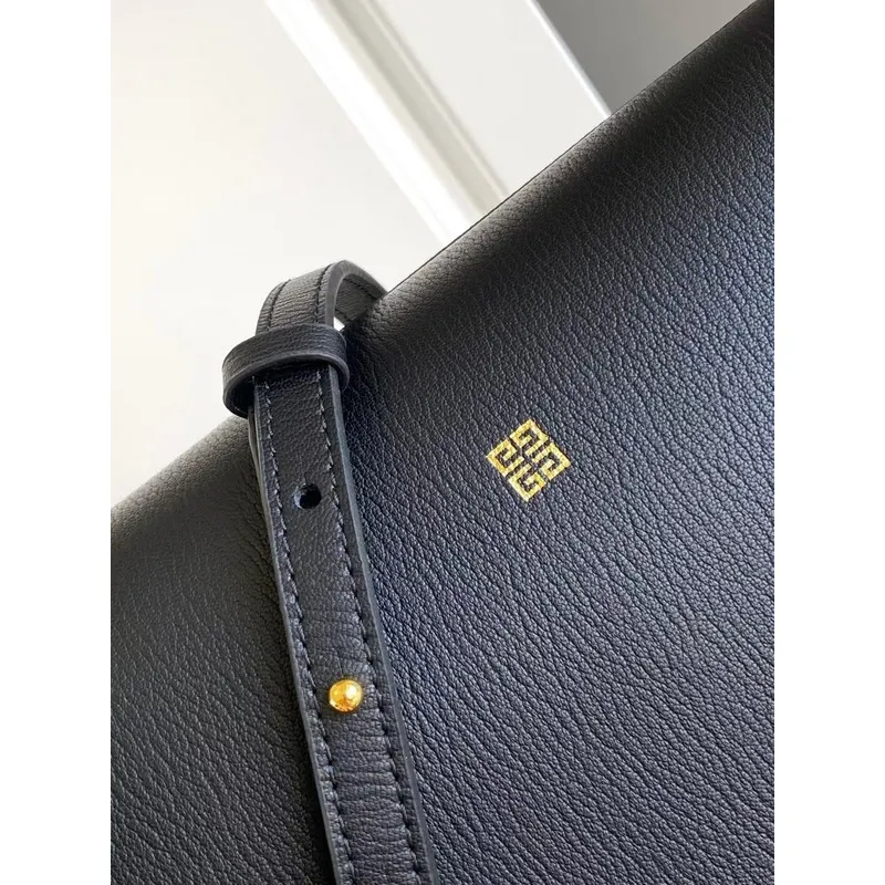 Elegant Givenchy Handbag Collection Showcasing Timeless Designs and Premium Craftsmanship #A52342