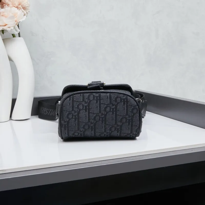 Vertical flip messenger bag for Man #A56192