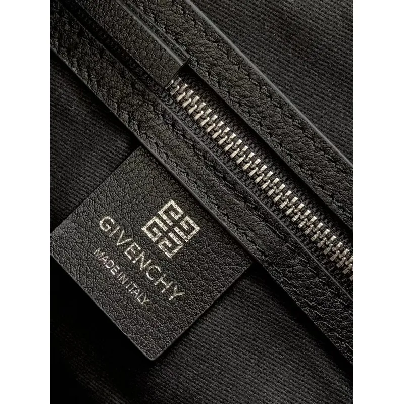 Givenchy Black Leather Shoulder Bags With Distinctive Metal Accents For Fashionistas #A52343