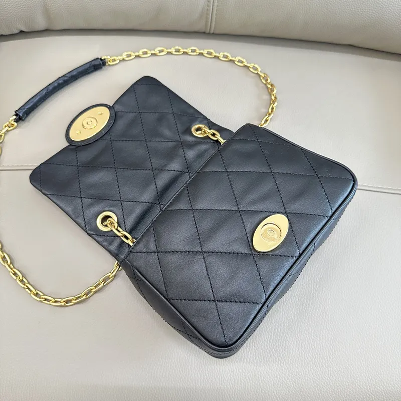 Burberry Quilted Leather Crossbody Bags With Gold - Tone Hardware size:20×7×16cm #A53756