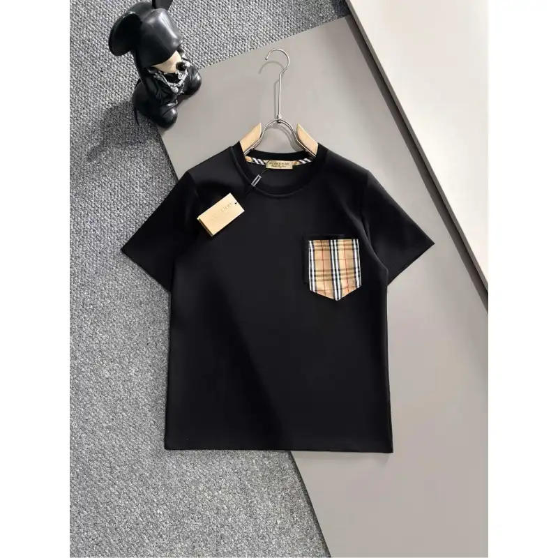 Burberry Tracksuits for Burberry Short Tracksuits for men #A53402