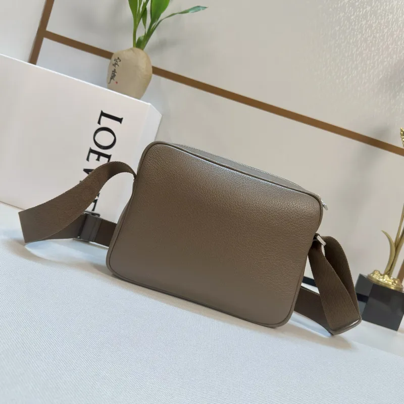 LOEWE Blue Leather Crossbody Bag With Minimalist Design And Adjustable Strap size:23×18×9cm #A54073