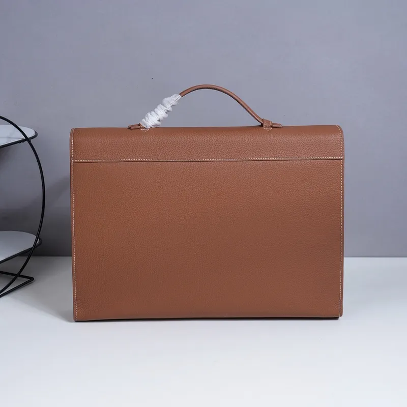 Hermes Leather Briefcase Collection: Timeless Design for the Discerning Professional size:39×29×6cm #A53668