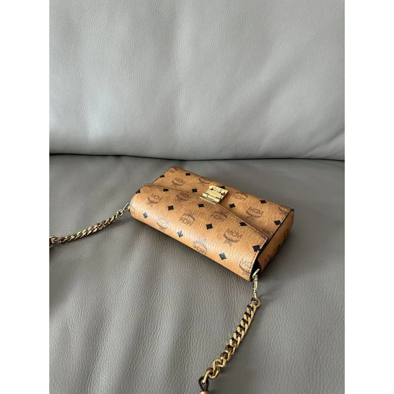 MCM Mini Crossbody Bag, Grid Pattern, Chain Strap, Style 65026 12.5 x 21.0 x 5.0cm #A61795