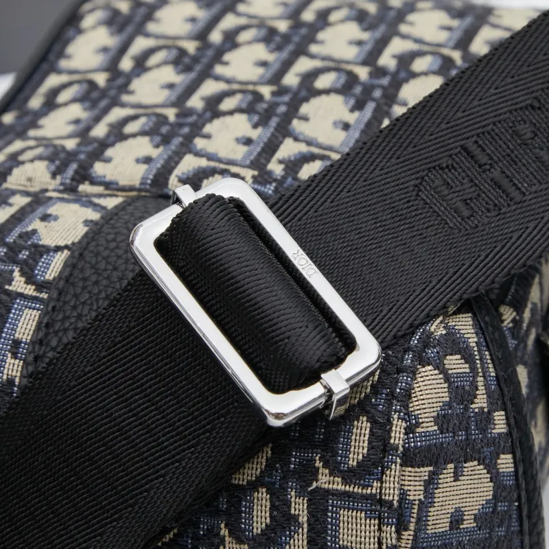 Vertical flip messenger bag for Man #A56192