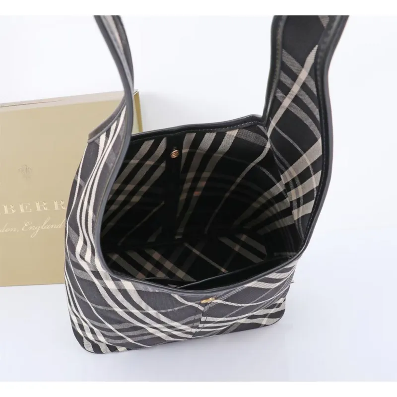 Womens Burberry Shoulder Bag for Everyday Use #A45668